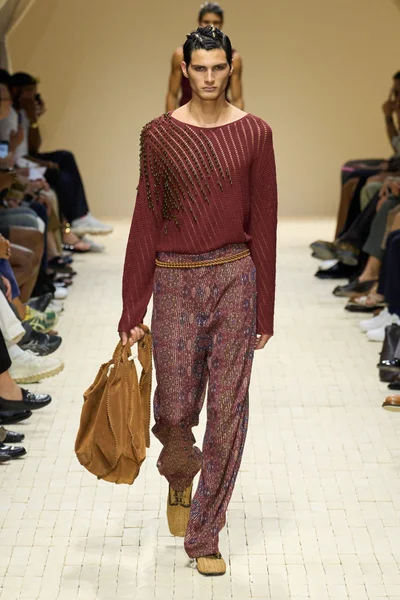 Look 19